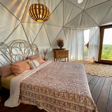 Golden Domes Hotel Cootharaba Bagian luar foto